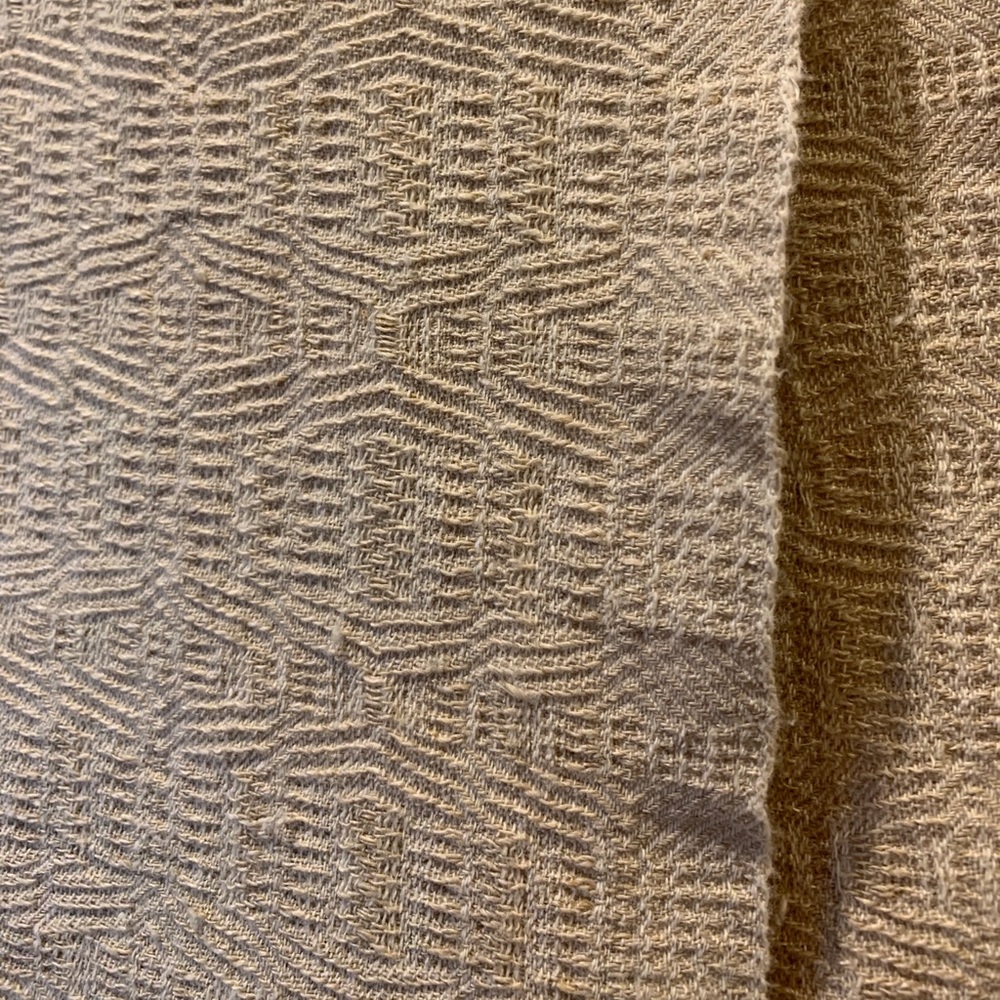 Linen table runner - Picture 3 of 4